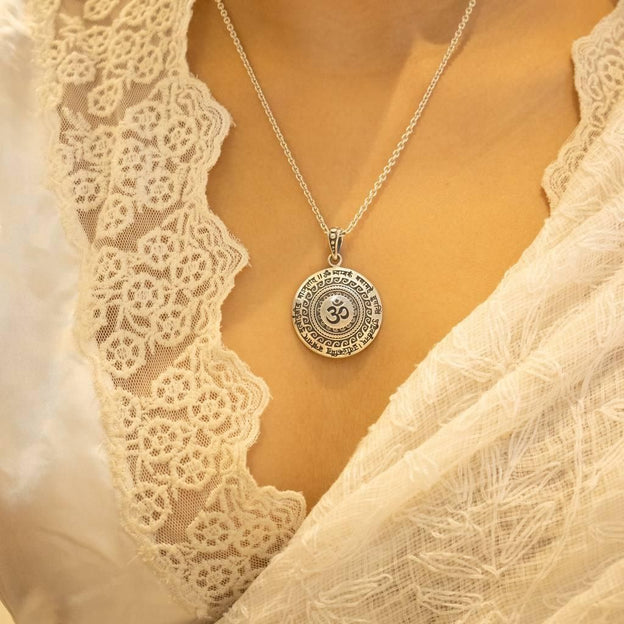 Maha Mrityunjaya Mantra with OM Pendant