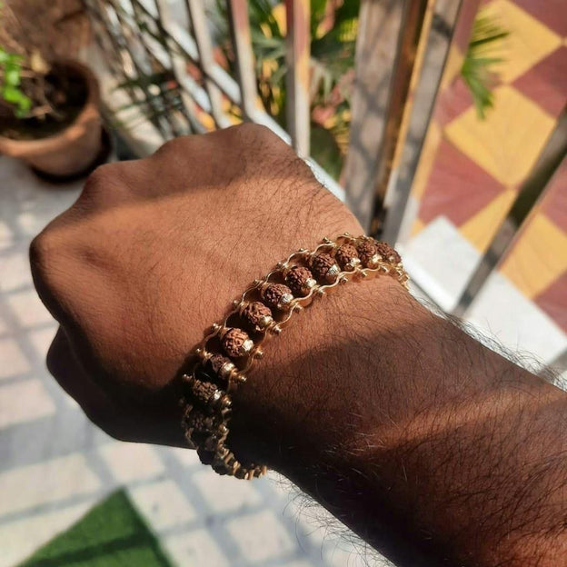 Paanch Mukhi Modern Rudraksha Bracelet With Gold Plating.
