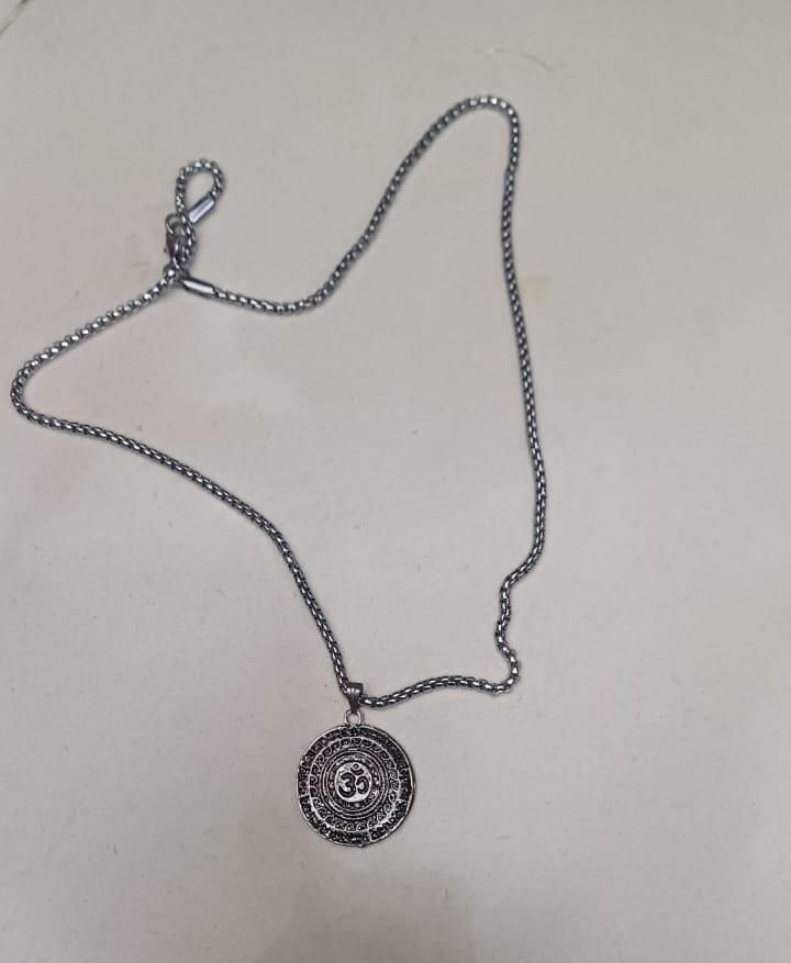 Maha Mrityunjaya Mantra with OM Pendant