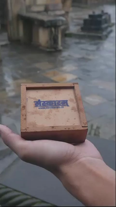 Paanch Mukhi Modern Rudraksha Bracelet With Gold Plating.